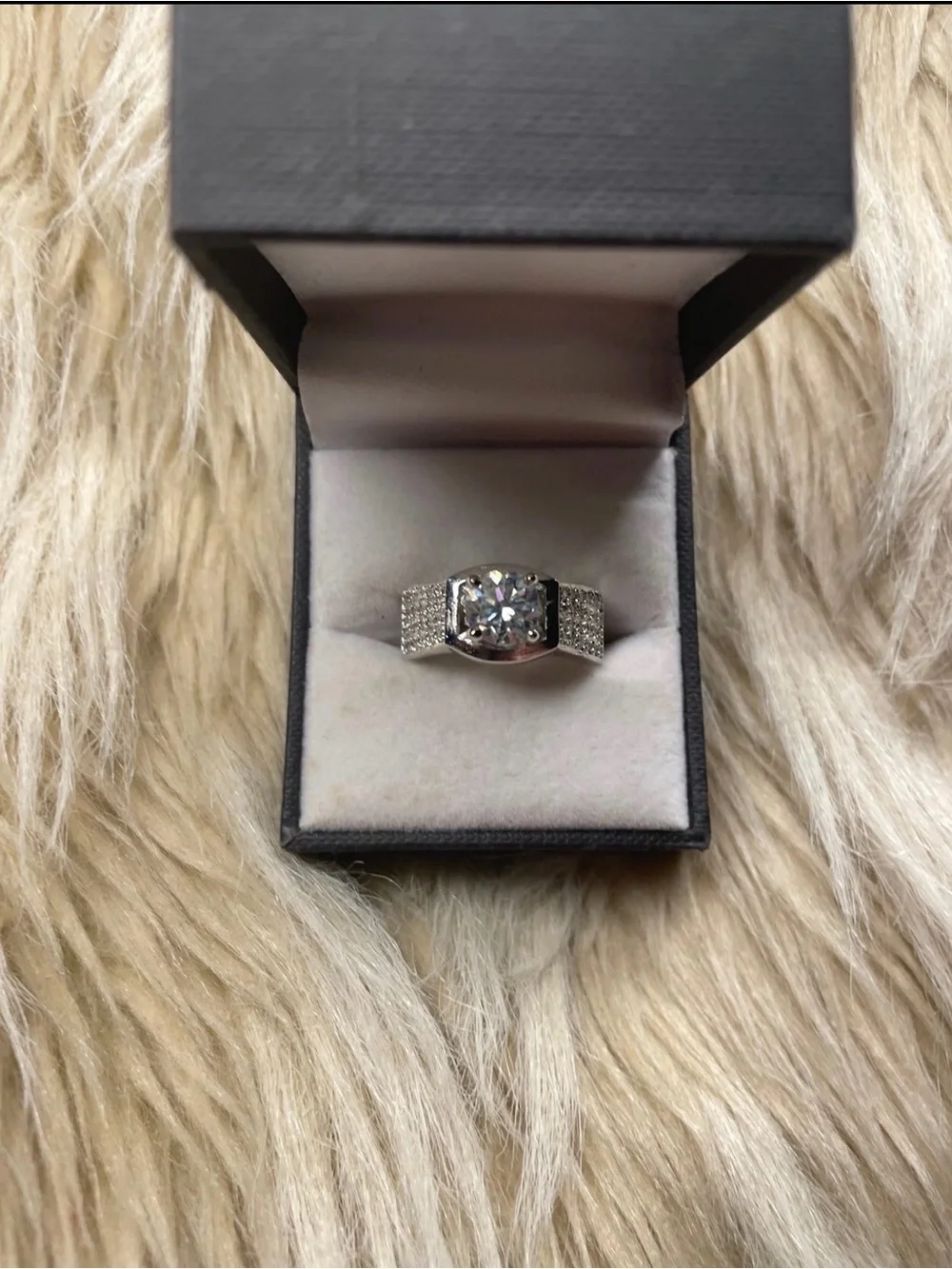 Gorgeous Certified 2.77 Carat Round Brilliant Cut Moissanite Diamond Ring